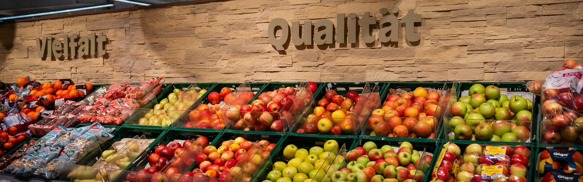 EDEKA Bismor Obst und Gemüseabteilung